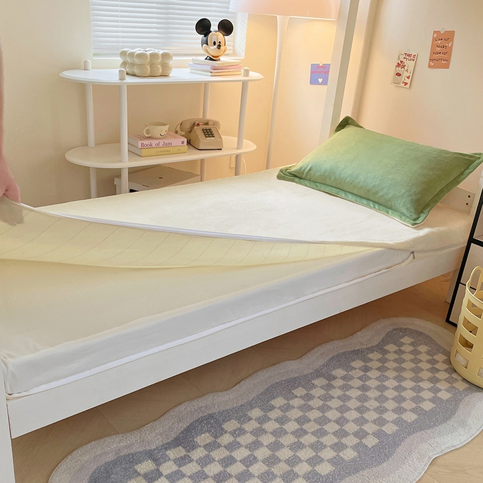 91家纺网 家纺一手货源 找家纺 锦润家纺 2025新款亲肤舒适牛奶绒三件套学生三件套上下铺三件套宿舍三件套 抹茶绿+奶昔白