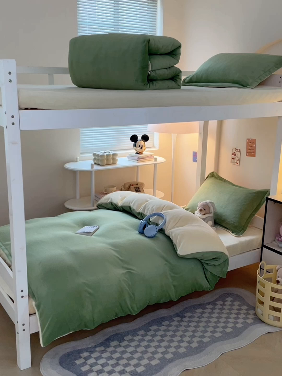 91家纺网 家纺一手货源 找家纺 锦润家纺 2025新款亲肤舒适牛奶绒三件套学生三件套上下铺三件套宿舍三件套 抹茶绿+奶昔白