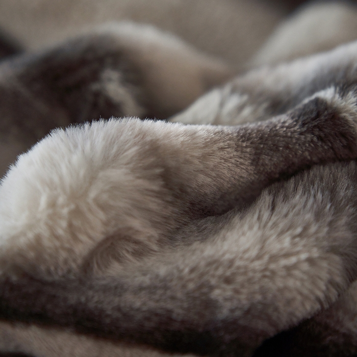 91家纺网 家纺一手货源 找家纺 眠博士 2025新款兔兔牛奶绒加厚保暖四件套 兔兔绒-条条灰