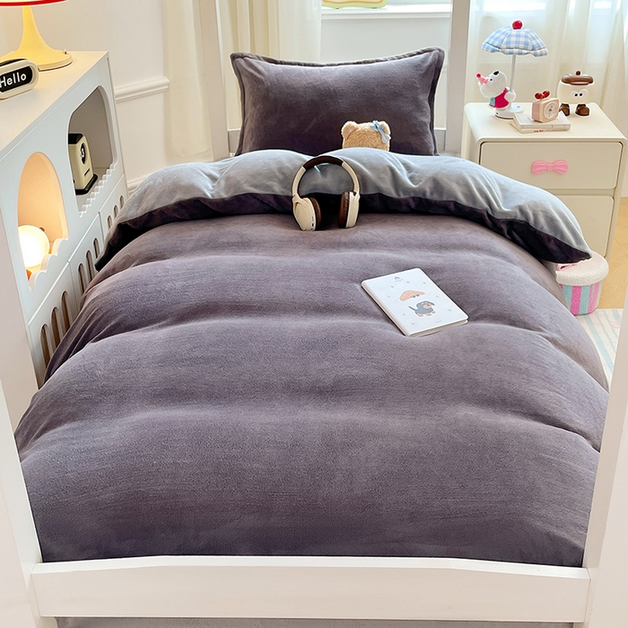 91家纺网 家纺一手货源 找家纺 锦润家纺 2025新款亲肤舒适牛奶绒三件套学生三件套上下铺三件套宿舍三件套 时尚灰