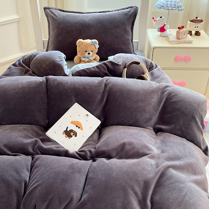 91家纺网 家纺一手货源 找家纺 锦润家纺 2025新款亲肤舒适牛奶绒三件套学生三件套上下铺三件套宿舍三件套 时尚灰