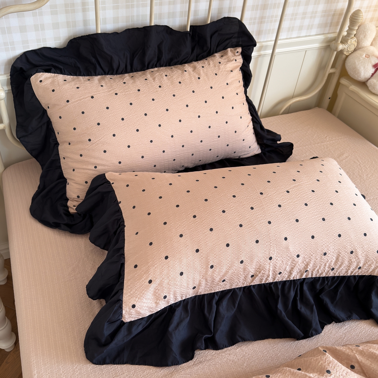 91家纺网 家纺一手货源 找家纺 优卡迪家纺馆 2025新款皱皱棉双层纱黑花边四件套 波点生活-杏