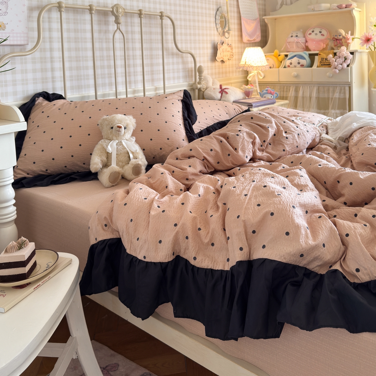 91家纺网 家纺一手货源 找家纺 优卡迪家纺馆 2025新款皱皱棉双层纱黑花边四件套 波点生活-杏