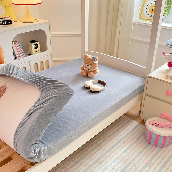 91家纺网 家纺一手货源 找家纺 锦润家纺 2025新款亲肤舒适牛奶绒三件套学生三件套上下铺三件套宿舍三件套 小煤球