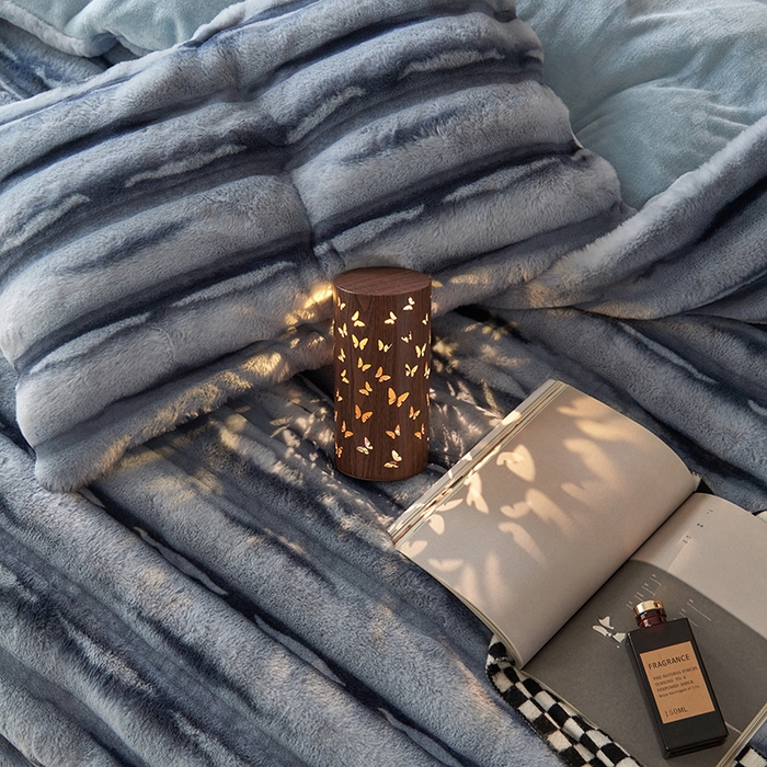 91家纺网 家纺一手货源 找家纺 眠博士 2025新款兔兔牛奶绒加厚保暖四件套 兔兔绒-条条蓝