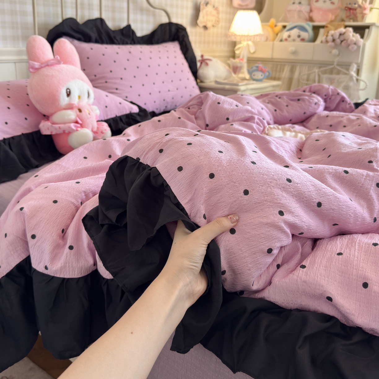 91家纺网 家纺一手货源 找家纺 优卡迪家纺馆 2025新款皱皱棉双层纱黑花边四件套 波点生活-紫