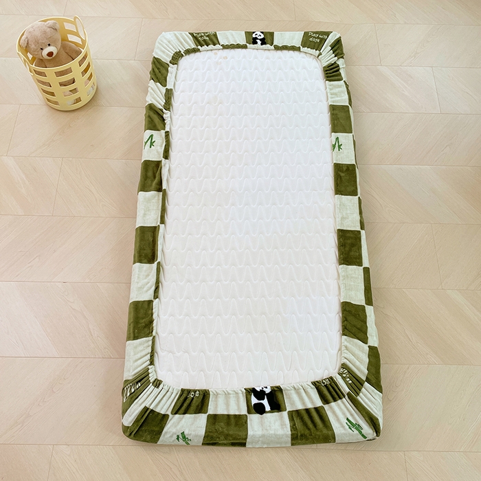 91家纺网 家纺一手货源 找家纺 锦润家纺 2025新款亲肤舒适牛奶绒三件套学生三件套上下铺三件套宿舍三件套 休闲熊猫