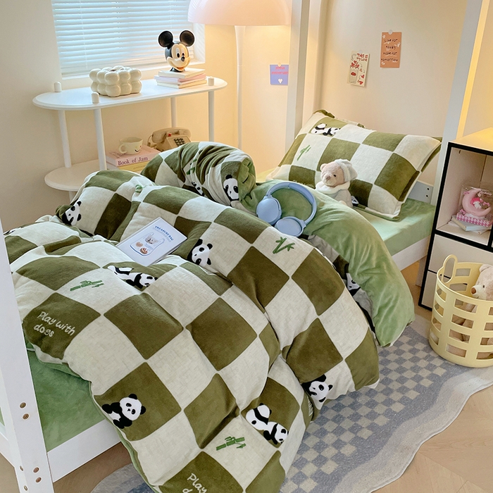 91家纺网 家纺一手货源 找家纺 锦润家纺 2025新款亲肤舒适牛奶绒三件套学生三件套上下铺三件套宿舍三件套 休闲熊猫