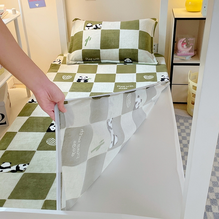 91家纺网 家纺一手货源 找家纺 锦润家纺 2025新款亲肤舒适牛奶绒三件套学生三件套上下铺三件套宿舍三件套 休闲熊猫