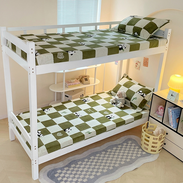 91家纺网 家纺一手货源 找家纺 锦润家纺 2025新款亲肤舒适牛奶绒三件套学生三件套上下铺三件套宿舍三件套 休闲熊猫