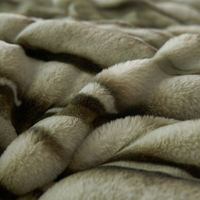 91家纺网 家纺一手货源 找家纺 眠博士 2025新款兔兔牛奶绒加厚保暖四件套 兔兔绒-条条绿