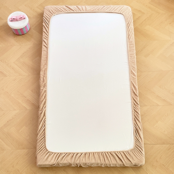 91家纺网 家纺一手货源 找家纺 锦润家纺 2025新款亲肤舒适牛奶绒三件套学生三件套上下铺三件套宿舍三件套 英伦风尚