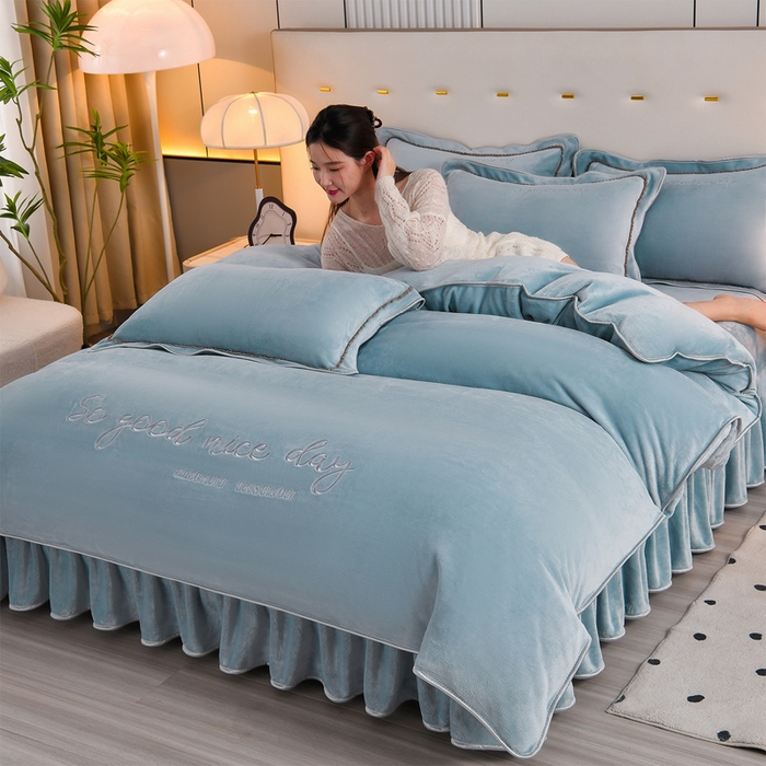 91家纺网 家纺一手货源 找家纺 （总）居尚家纺 2025新款AB款加厚纯色牛奶绒绣花四件套