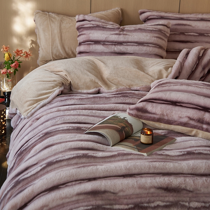 91家纺网 家纺一手货源 找家纺 眠博士 2025新款兔兔牛奶绒加厚保暖四件套 兔兔绒-条条紫咖