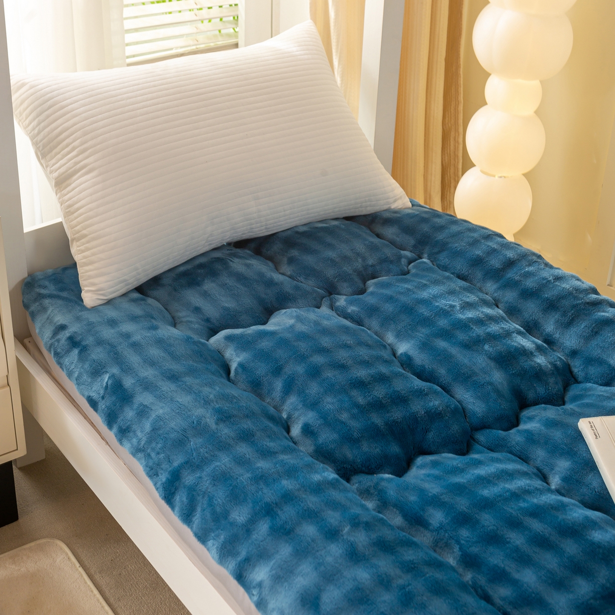 91家纺网 家纺一手货源 找家纺 蕾诺家纺 2025新款高克重牛奶兔毛绒学生通用保暖床垫 月光蓝