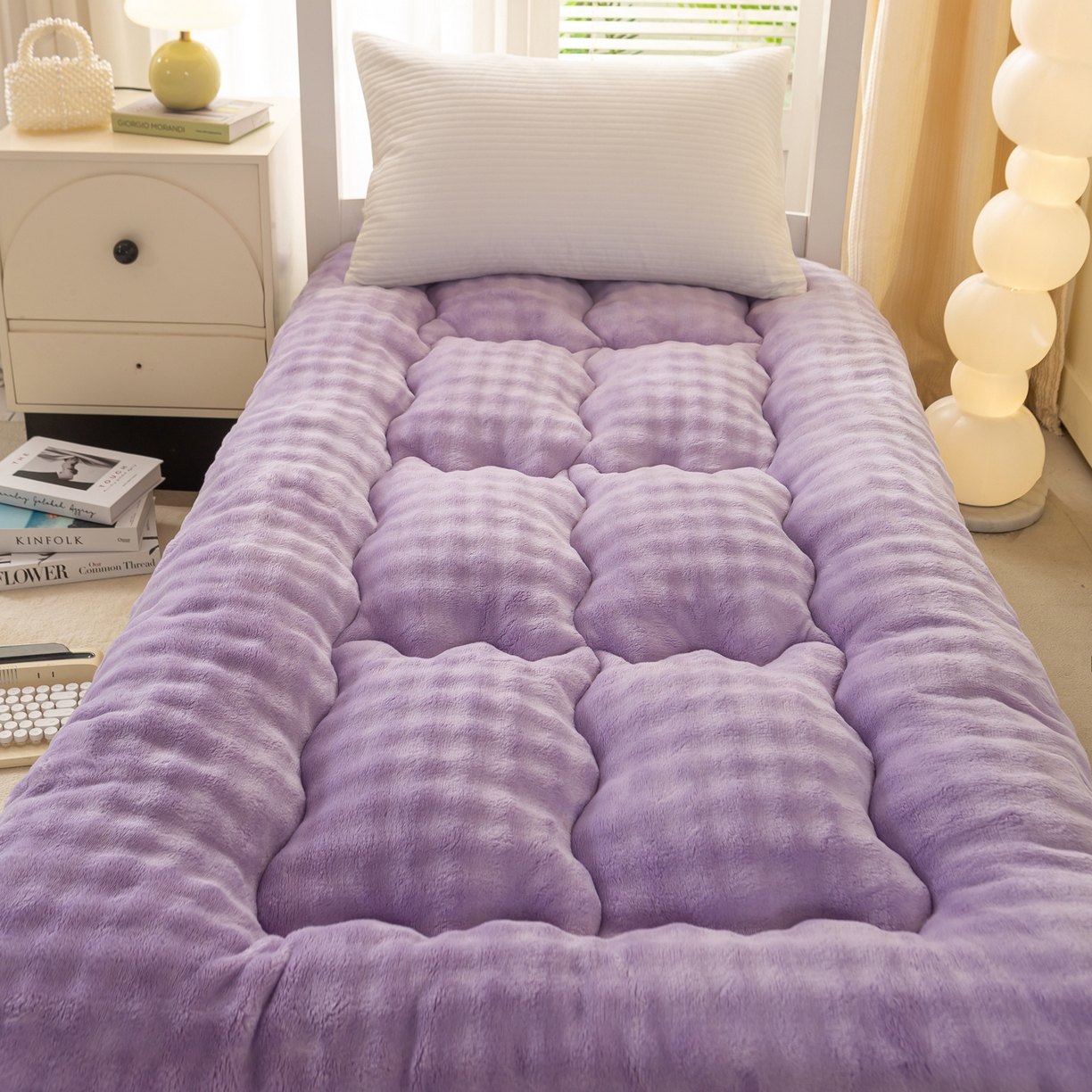 91家纺网 家纺一手货源 找家纺 蕾诺家纺 2025新款高克重牛奶兔毛绒学生通用保暖床垫 紫罗兰