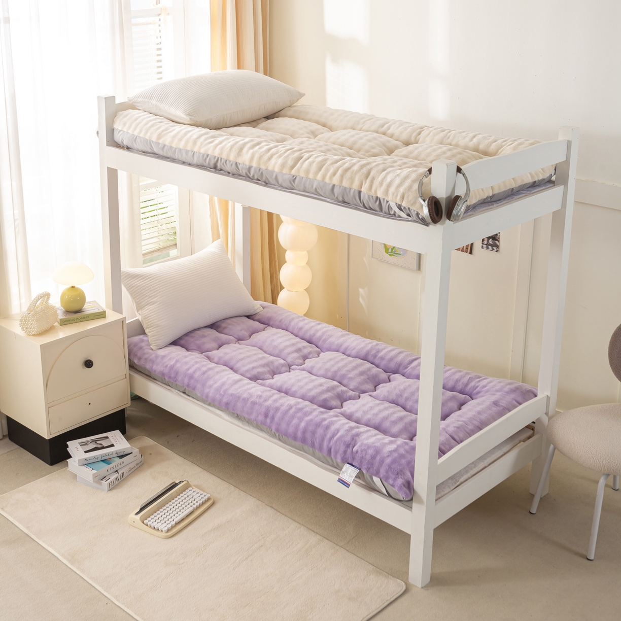 91家纺网 家纺一手货源 找家纺 蕾诺家纺 2025新款高克重牛奶兔毛绒学生通用保暖床垫 紫罗兰