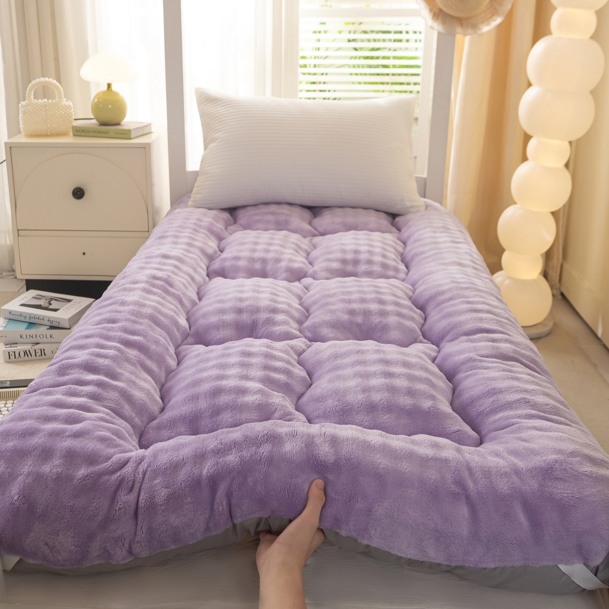 91家纺网 家纺一手货源 找家纺 蕾诺家纺 2025新款高克重牛奶兔毛绒学生通用保暖床垫 紫罗兰