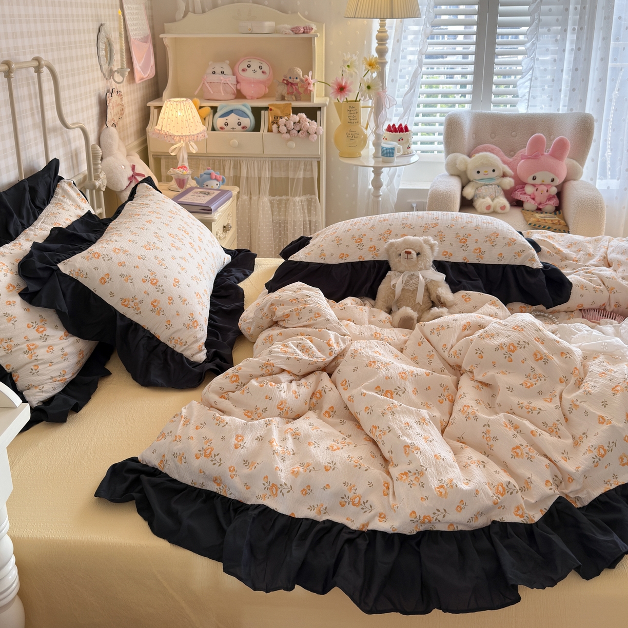 91家纺网 家纺一手货源 找家纺 优卡迪家纺馆 2025新款皱皱棉双层纱黑花边四件套 拂晓