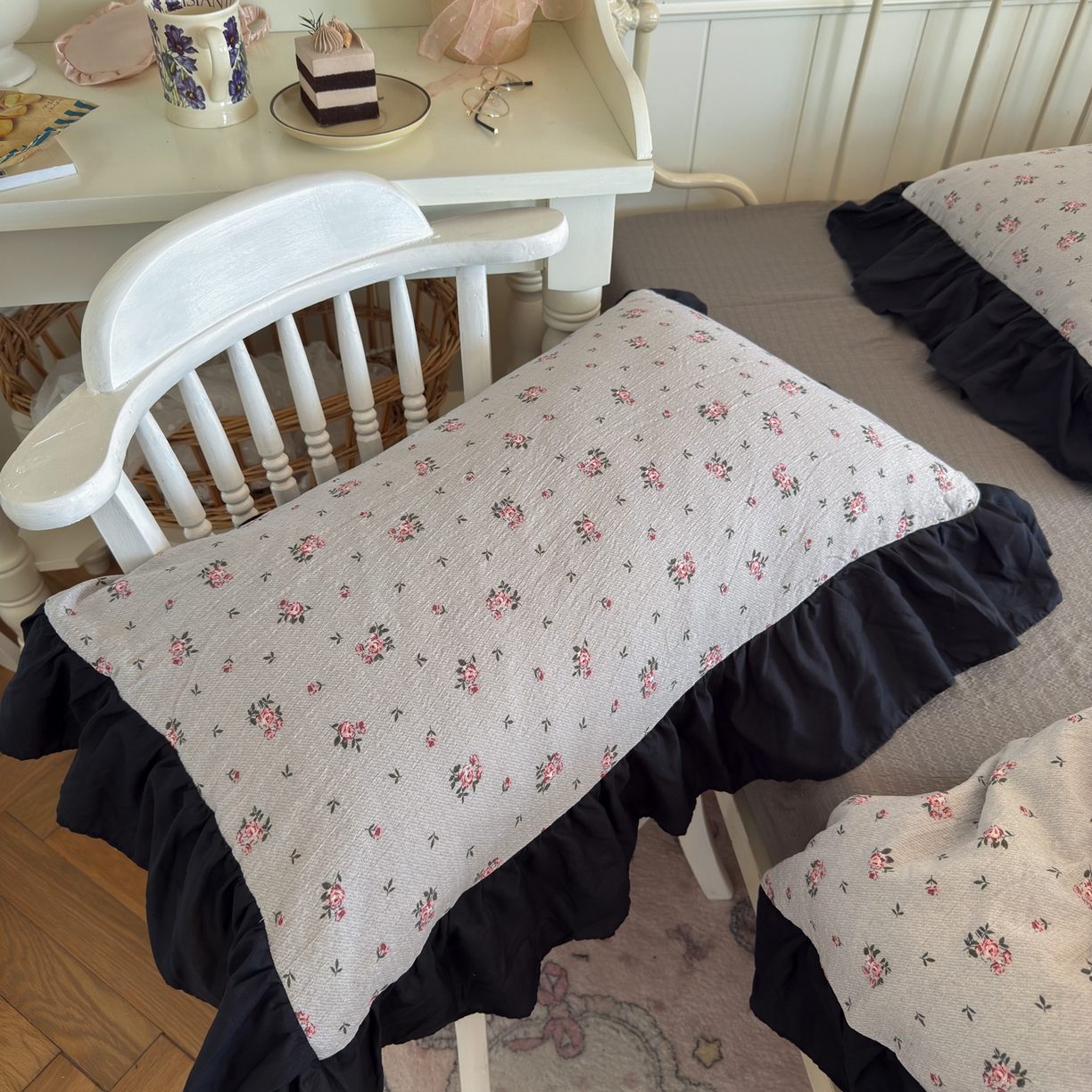 91家纺网 家纺一手货源 找家纺 优卡迪家纺馆 2025新款皱皱棉双层纱黑花边四件套 花园日记