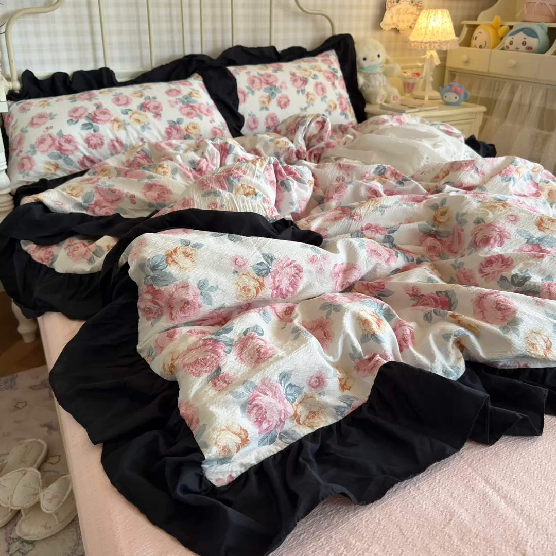 91家纺网 家纺一手货源 找家纺 优卡迪家纺馆 2025新款皱皱棉双层纱黑花边四件套 满庭芳