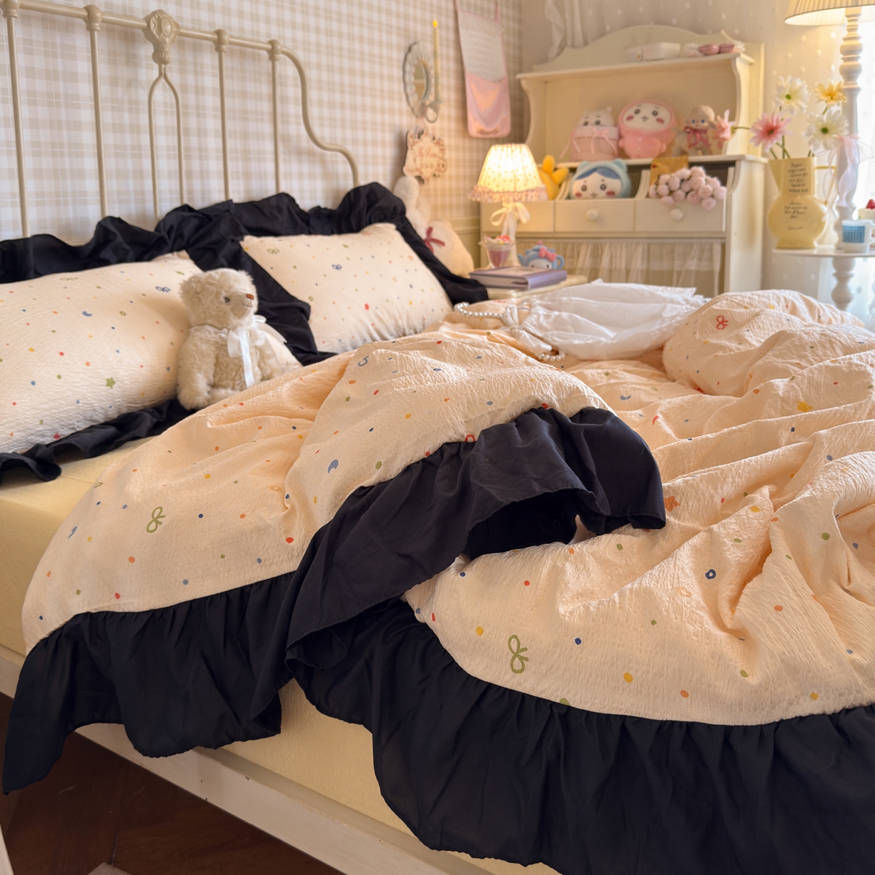 91家纺网 家纺一手货源 找家纺 优卡迪家纺馆 2025新款皱皱棉双层纱黑花边四件套 奶酪芝士