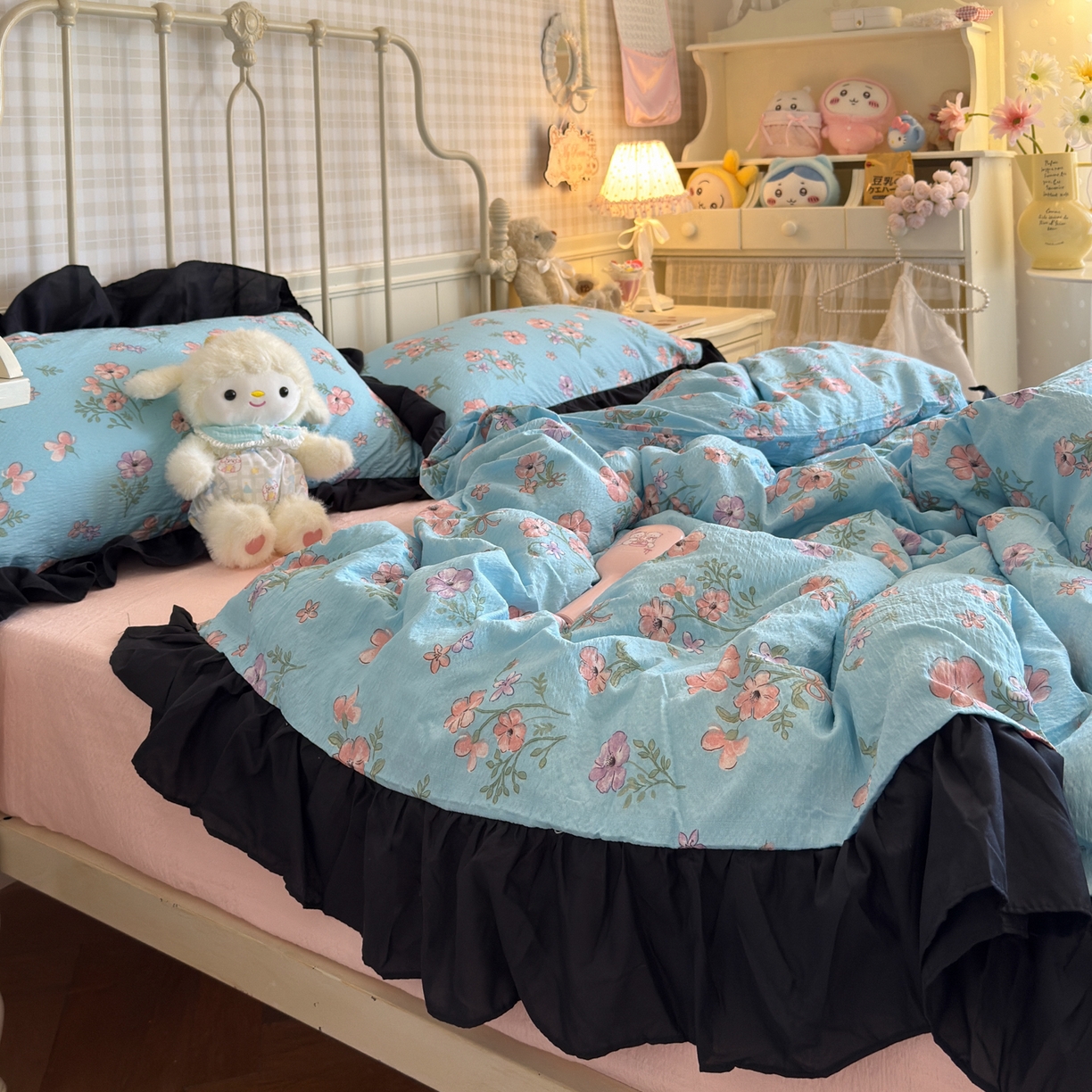 91家纺网 家纺一手货源 找家纺 优卡迪家纺馆 2025新款皱皱棉双层纱黑花边四件套 泡沫之夏