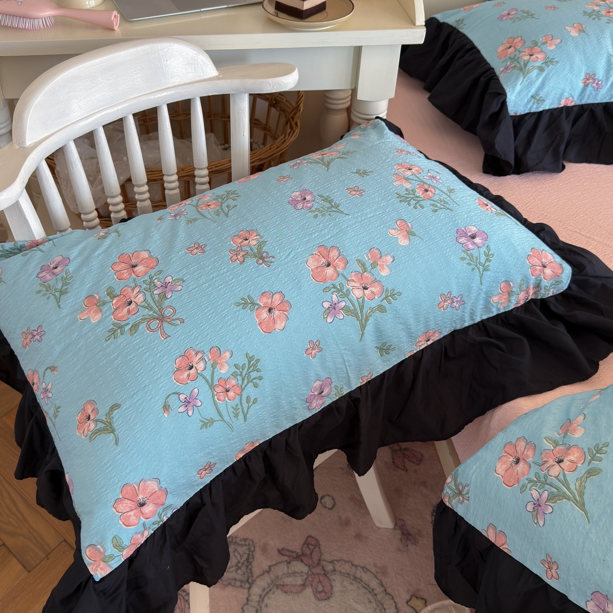 91家纺网 家纺一手货源 找家纺 优卡迪家纺馆 2025新款皱皱棉双层纱黑花边四件套 泡沫之夏