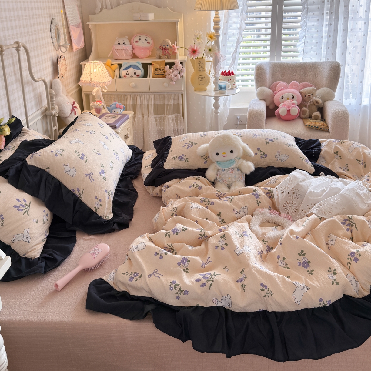 91家纺网 家纺一手货源 找家纺 优卡迪家纺馆 2025新款皱皱棉双层纱黑花边四件套 清晨