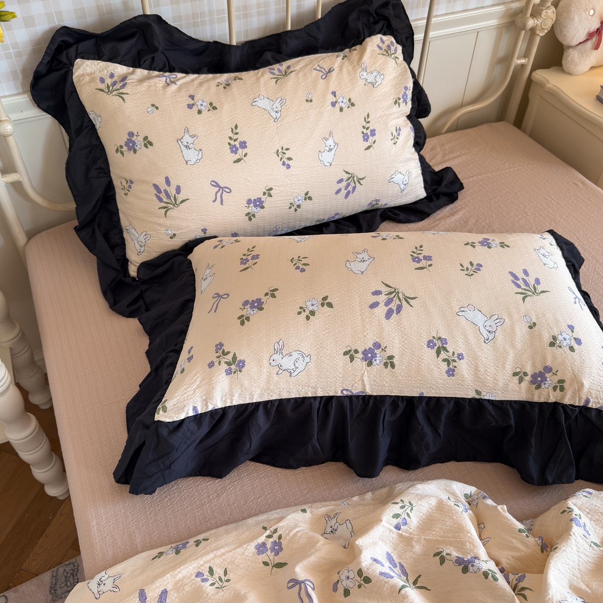 91家纺网 家纺一手货源 找家纺 优卡迪家纺馆 2025新款皱皱棉双层纱黑花边四件套 清晨