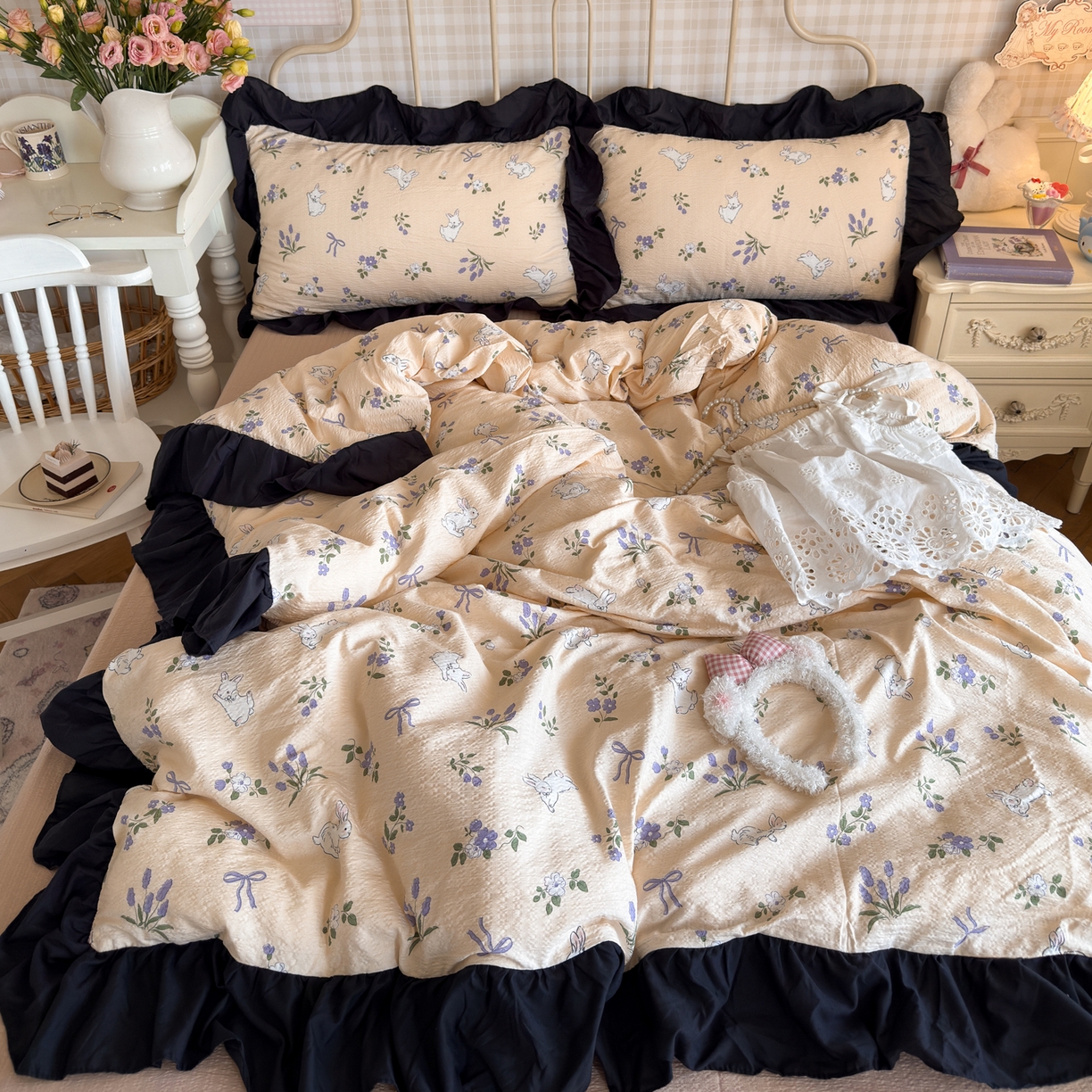 91家纺网 家纺一手货源 找家纺 优卡迪家纺馆 2025新款皱皱棉双层纱黑花边四件套 清晨