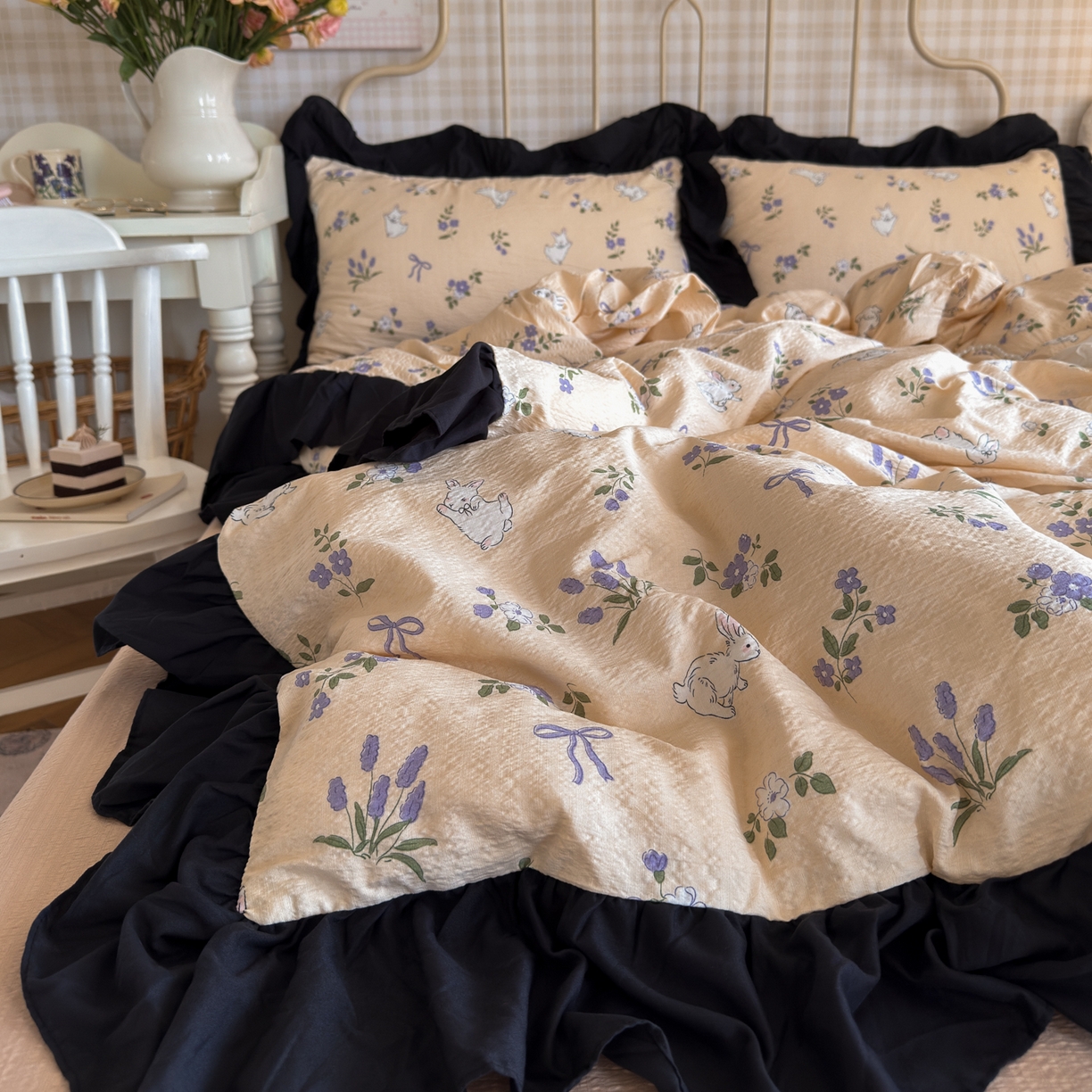 91家纺网 家纺一手货源 找家纺 优卡迪家纺馆 2025新款皱皱棉双层纱黑花边四件套 清晨