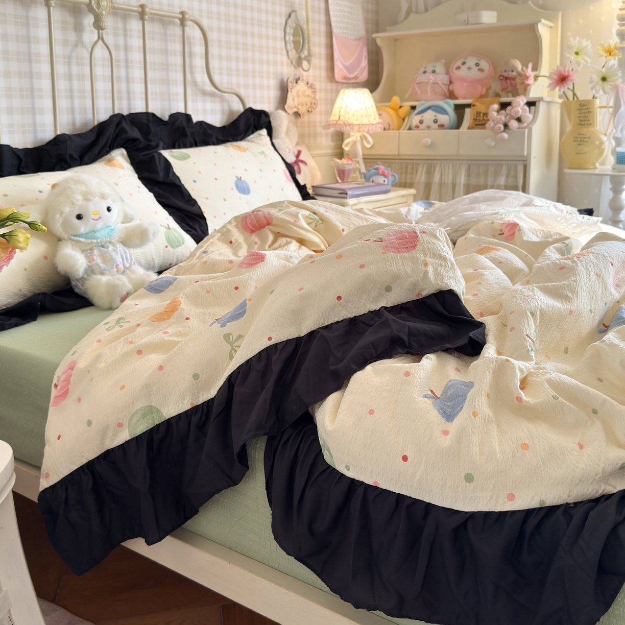 91家纺网 家纺一手货源 找家纺 优卡迪家纺馆 2025新款皱皱棉双层纱黑花边四件套 炫彩南瓜