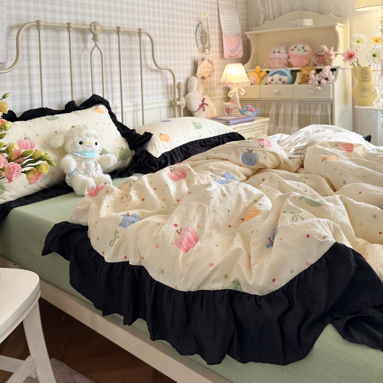 91家纺网 家纺一手货源 找家纺 优卡迪家纺馆 2025新款皱皱棉双层纱黑花边四件套 炫彩南瓜