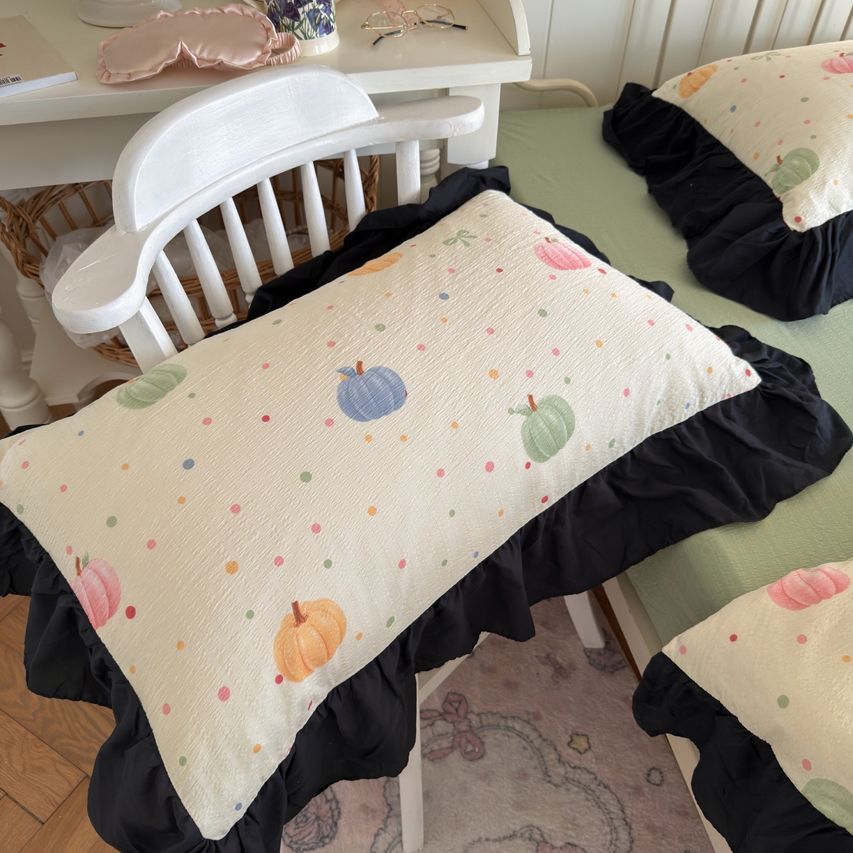 91家纺网 家纺一手货源 找家纺 优卡迪家纺馆 2025新款皱皱棉双层纱黑花边四件套 炫彩南瓜