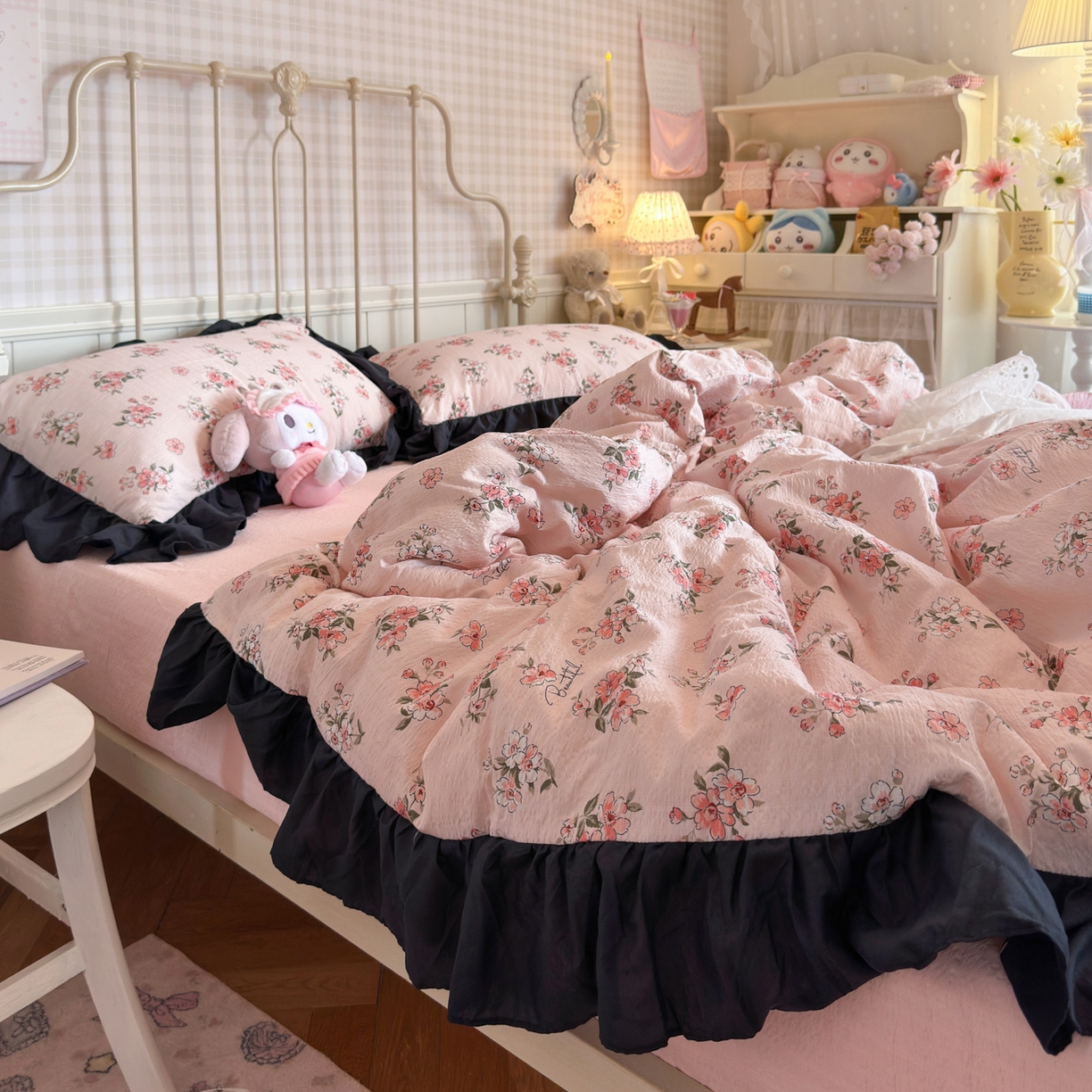 91家纺网 家纺一手货源 找家纺 优卡迪家纺馆 2025新款皱皱棉双层纱黑花边四件套 阳光花园