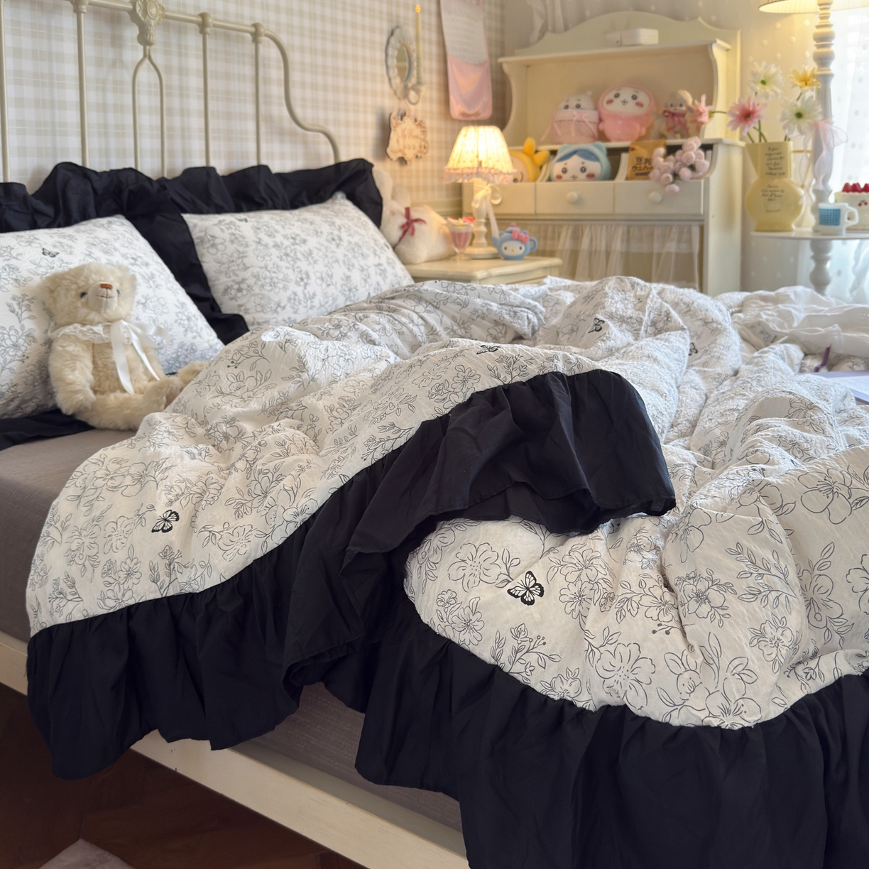 91家纺网 家纺一手货源 找家纺 优卡迪家纺馆 2025新款皱皱棉双层纱黑花边四件套 雨蝶