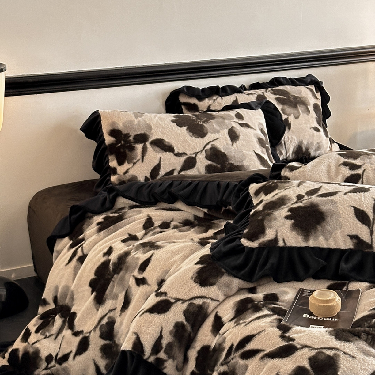 91家纺网 家纺一手货源 找家纺 （总）子曰 2025新款A类法式小香风黑边款兔绒牛奶绒四件套