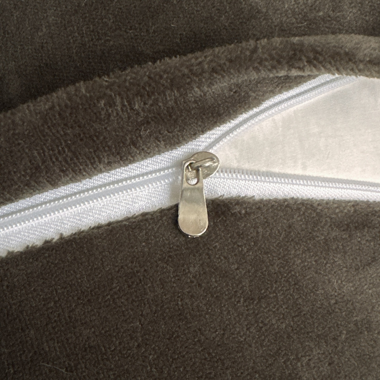 91家纺网 家纺一手货源 找家纺 （总）子曰 2025新款A类法式小香风黑边款兔绒牛奶绒四件套