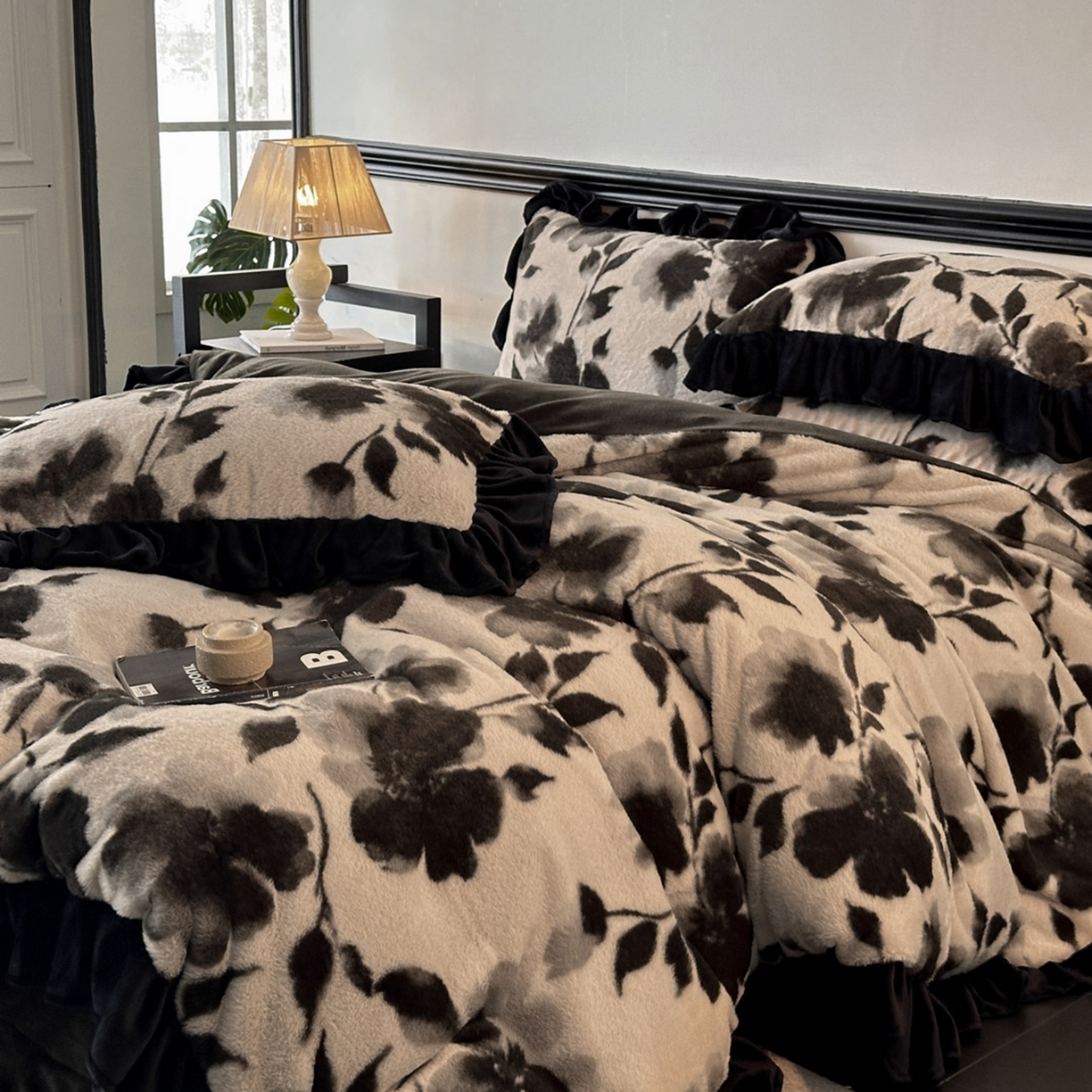 91家纺网 家纺一手货源 找家纺 （总）子曰 2025新款A类法式小香风黑边款兔绒牛奶绒四件套