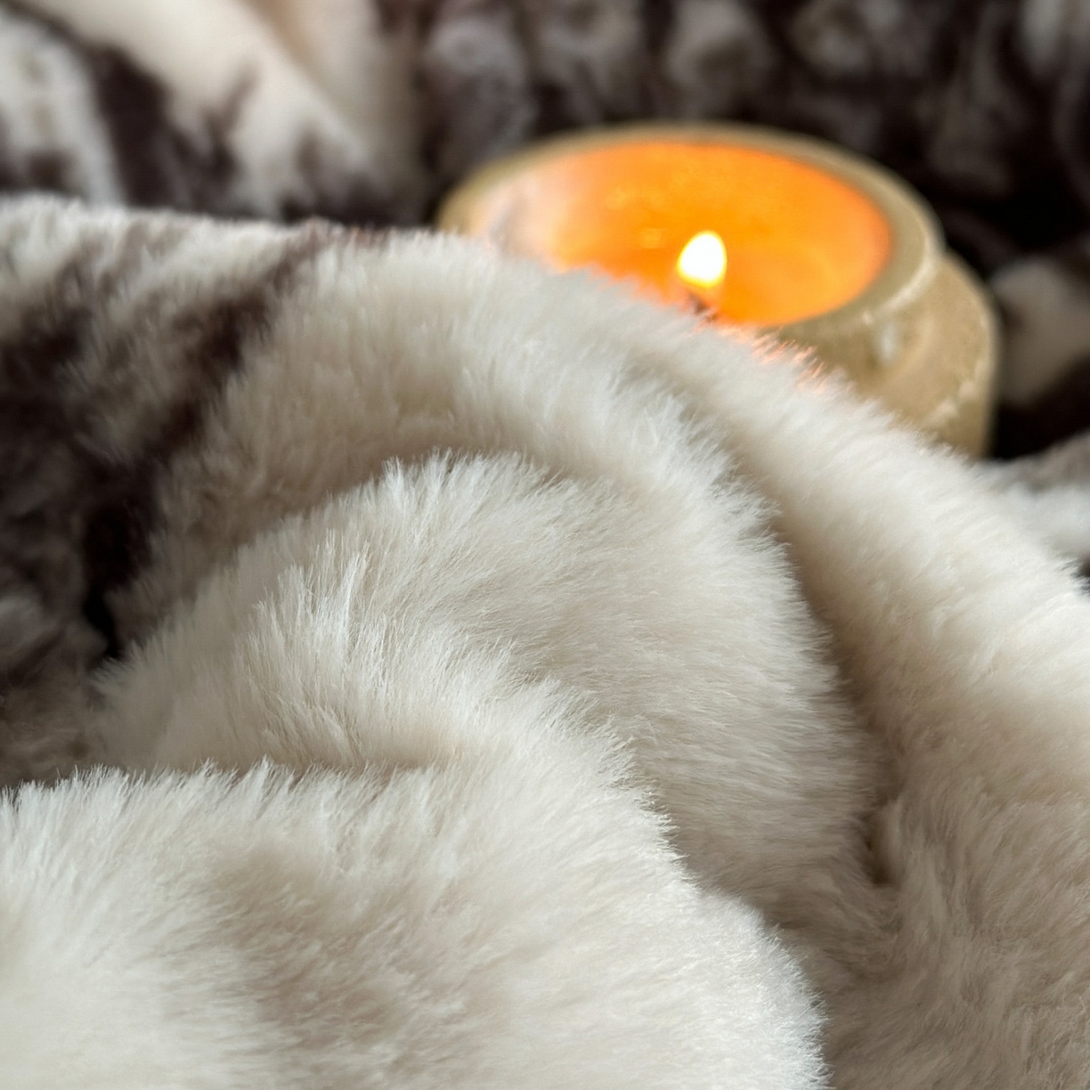 91家纺网 家纺一手货源 找家纺 子曰 2025新款A类法式小香风黑边款兔绒牛奶绒四件套 黑边款-赫本