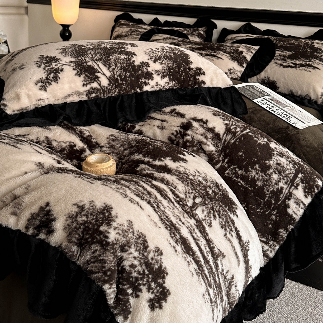 91家纺网 家纺一手货源 找家纺 子曰 2025新款A类法式小香风黑边款兔绒牛奶绒四件套 黑边款-赫本