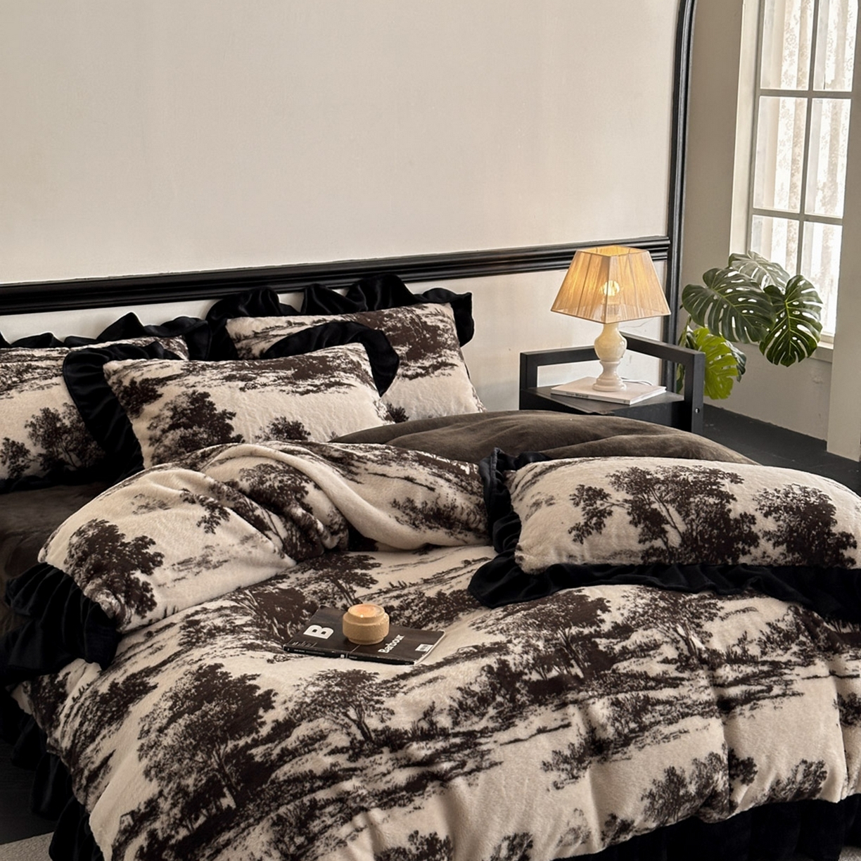 91家纺网 家纺一手货源 找家纺 子曰 2025新款A类法式小香风黑边款兔绒牛奶绒四件套 黑边款-赫本