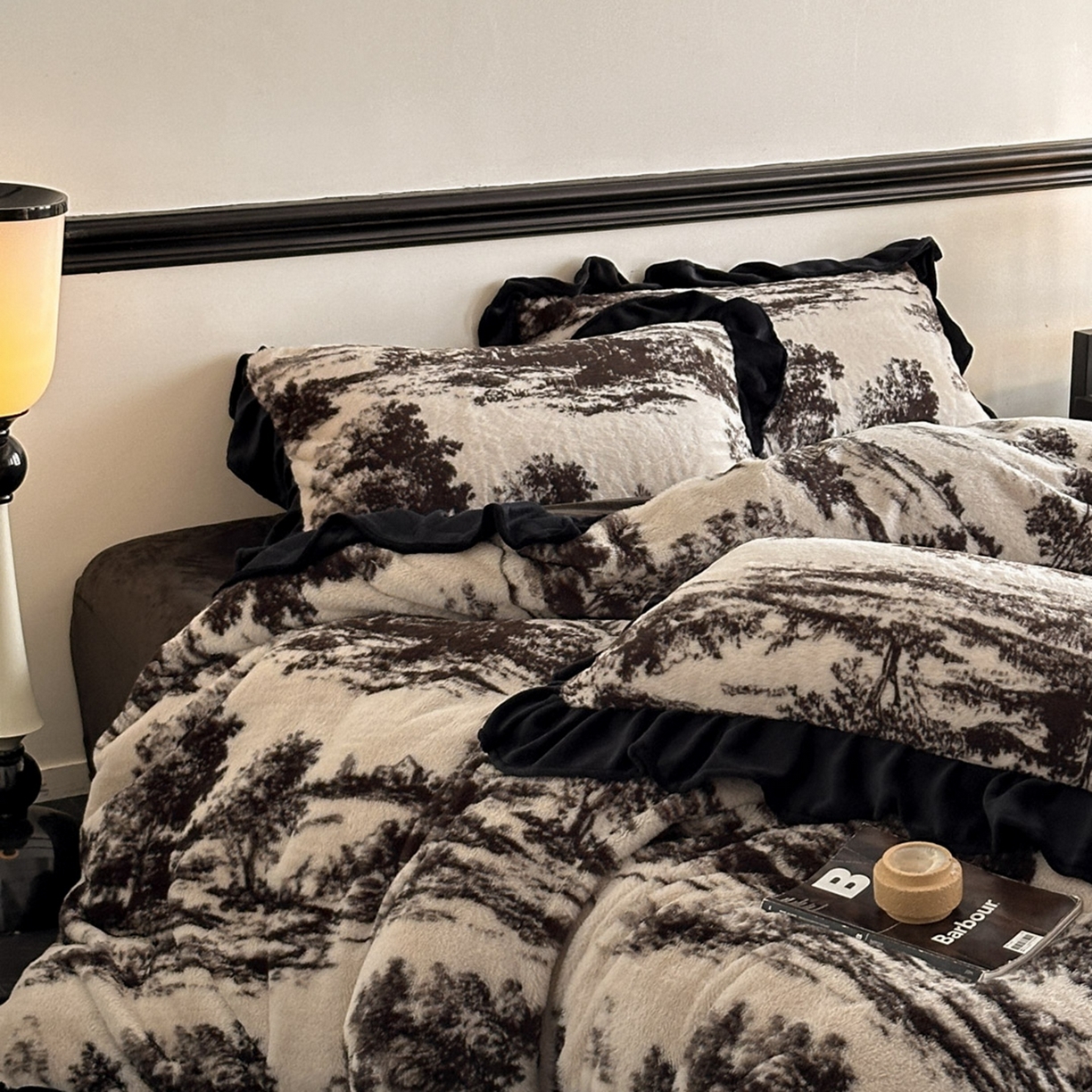 91家纺网 家纺一手货源 找家纺 子曰 2025新款A类法式小香风黑边款兔绒牛奶绒四件套 黑边款-赫本