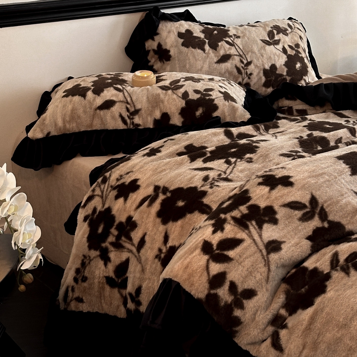 91家纺网 家纺一手货源 找家纺 子曰 2025新款A类法式小香风黑边款兔绒牛奶绒四件套 黑边款-花语