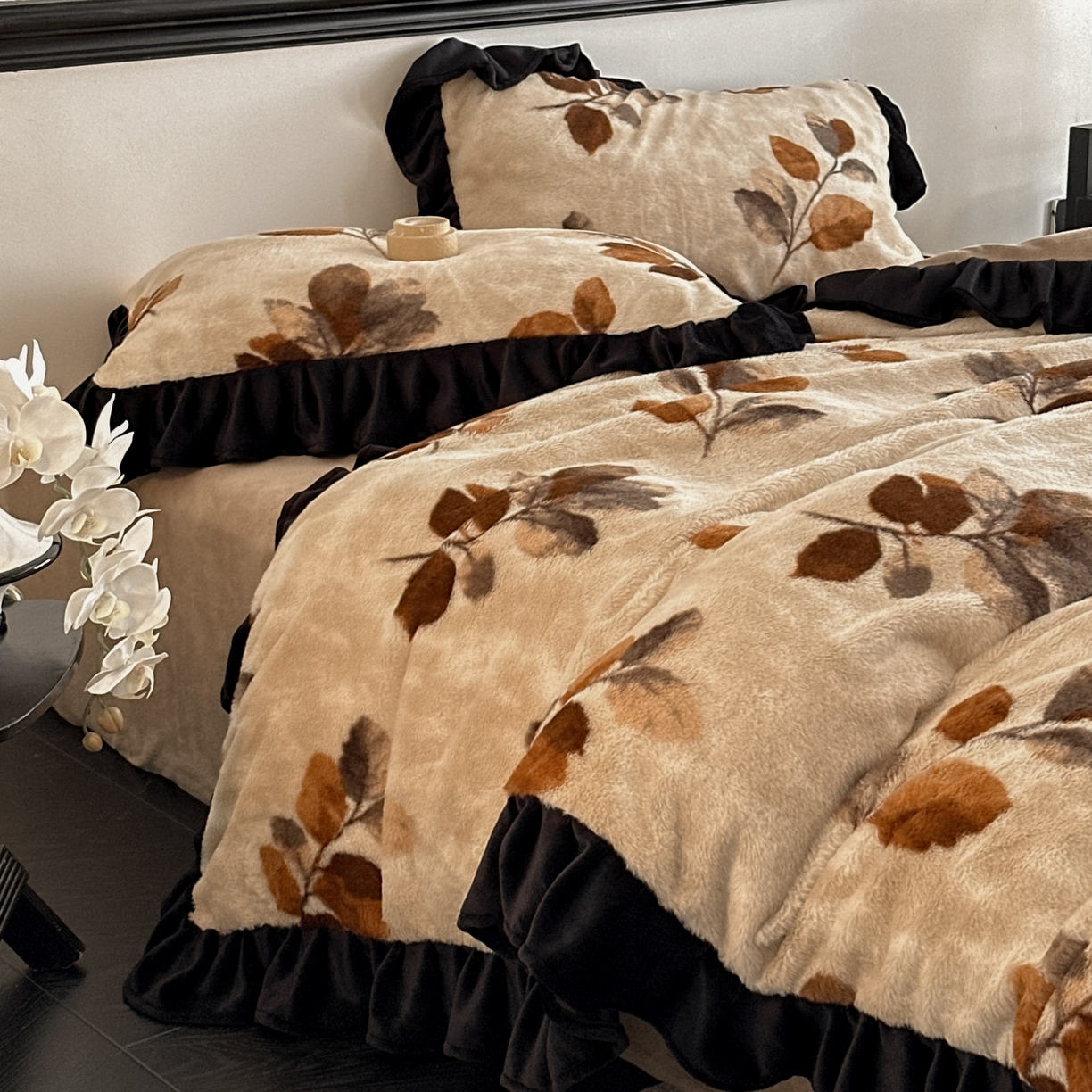 91家纺网 家纺一手货源 找家纺 子曰 2025新款A类法式小香风黑边款兔绒牛奶绒四件套 黑边款-曼丽