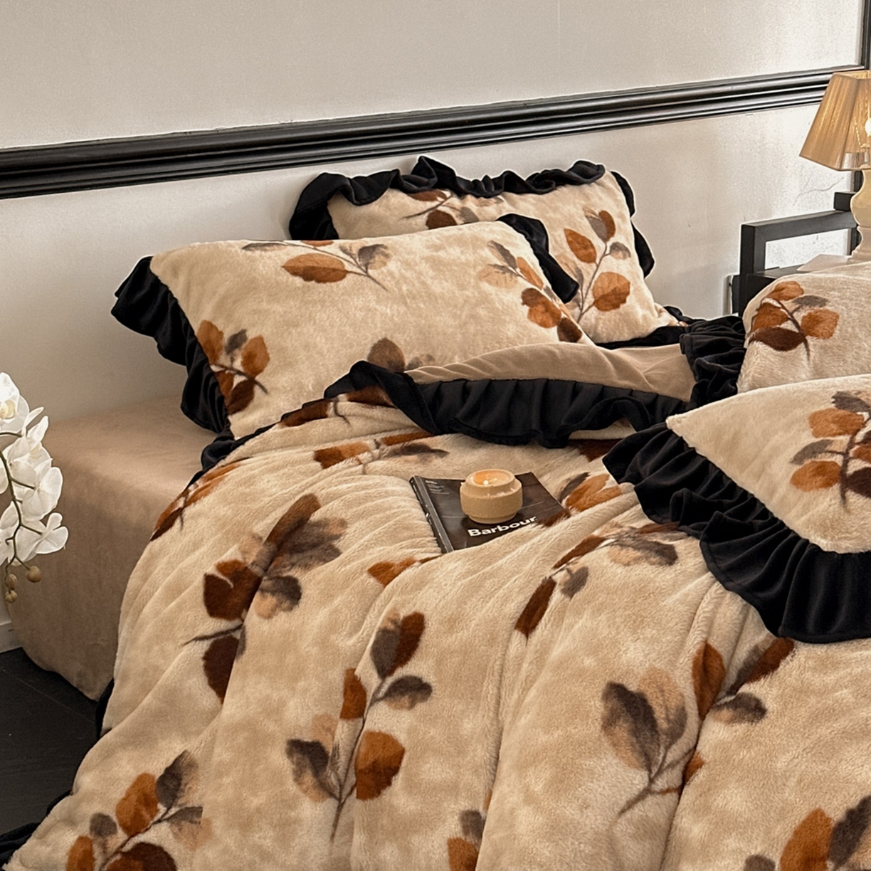 91家纺网 家纺一手货源 找家纺 子曰 2025新款A类法式小香风黑边款兔绒牛奶绒四件套 黑边款-曼丽