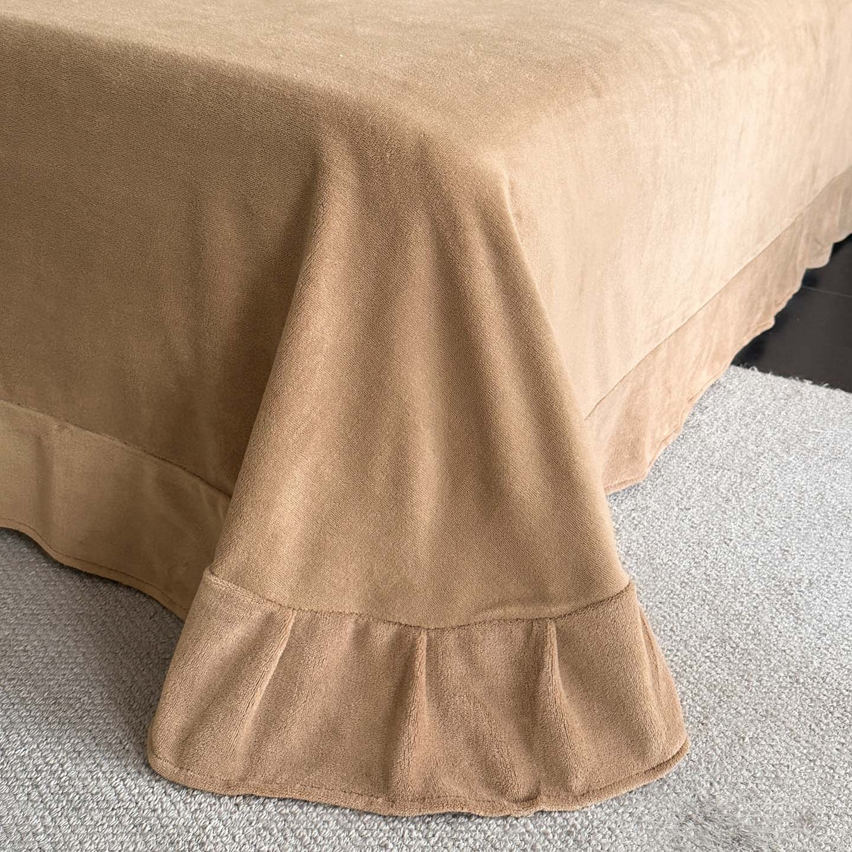 91家纺网 家纺一手货源 找家纺 子曰 2025新款A类法式小香风黑边款兔绒牛奶绒四件套 黑边款-曼丽