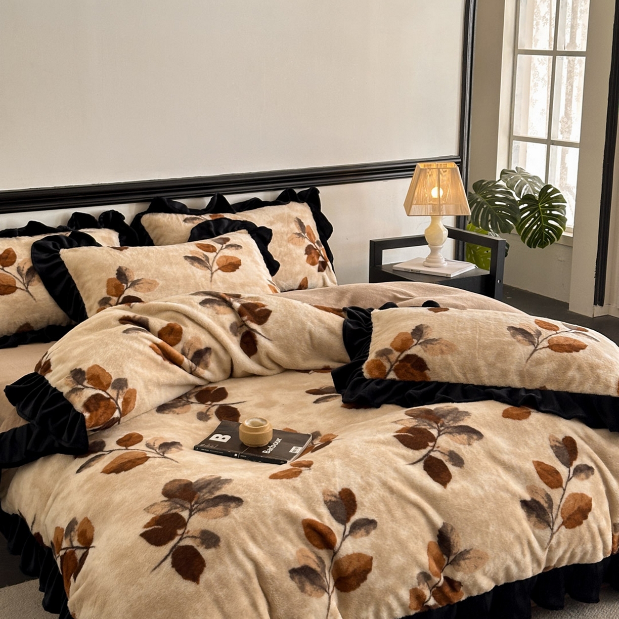 91家纺网 家纺一手货源 找家纺 子曰 2025新款A类法式小香风黑边款兔绒牛奶绒四件套 黑边款-曼丽