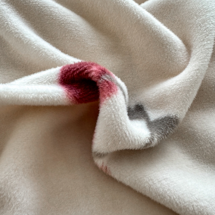 91家纺网 家纺一手货源 找家纺 子曰 2025新款A类高克重蒂肤绒羊绒保暖印花四件套 小樱桃-红